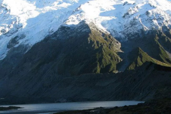 Rwenzori -Berge. Afrikas Reiseführer "Berge des Mondes".