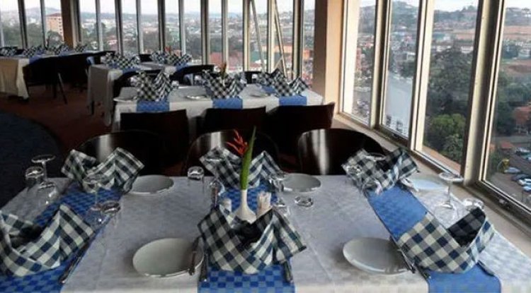 La recensione di 7 Hills Revolving Restaurant (sì It ruota)