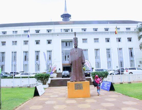 Statue of king Ronald Muwenda Mutebi II