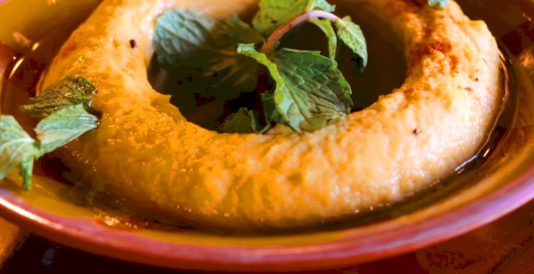 humus au restaurant du Moyen-Orient