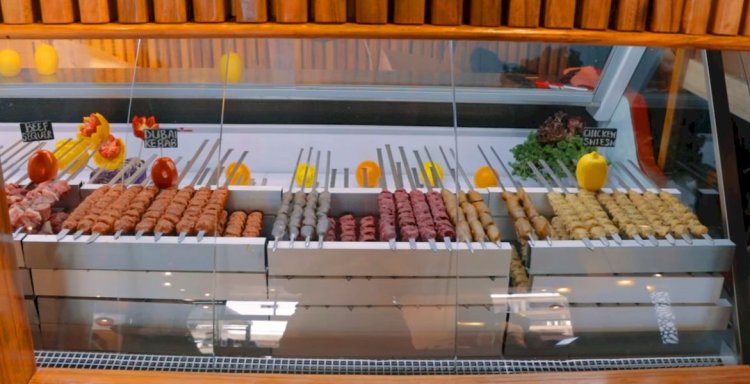 Kebabs im Restaurant im Nahen Osten