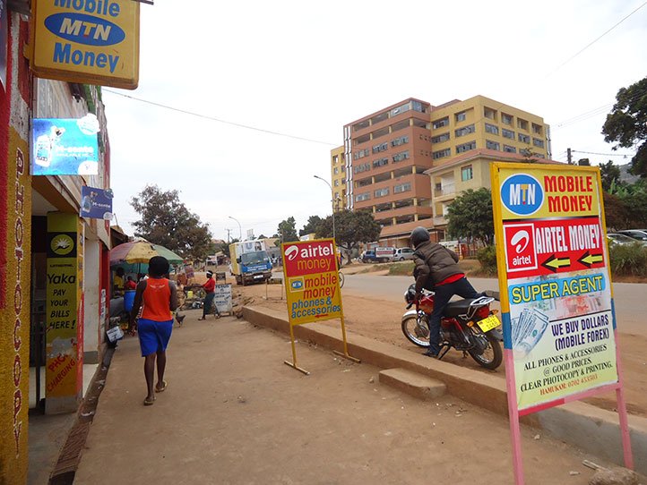 Cómo transferir dinero fácilmente en Uganda.