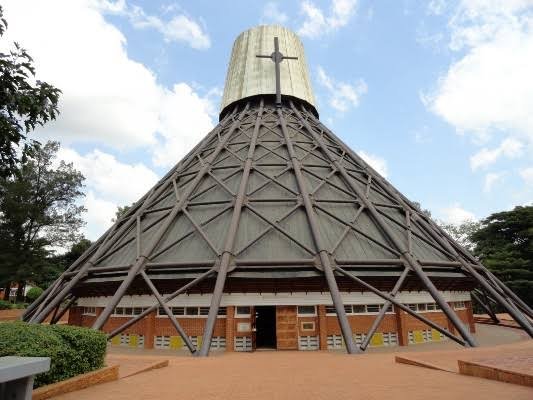 युगांडा में पूजा स्थल