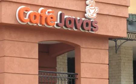 Café Javas: Um lugar aconchegante para comer, beber e relaxar em Kampala