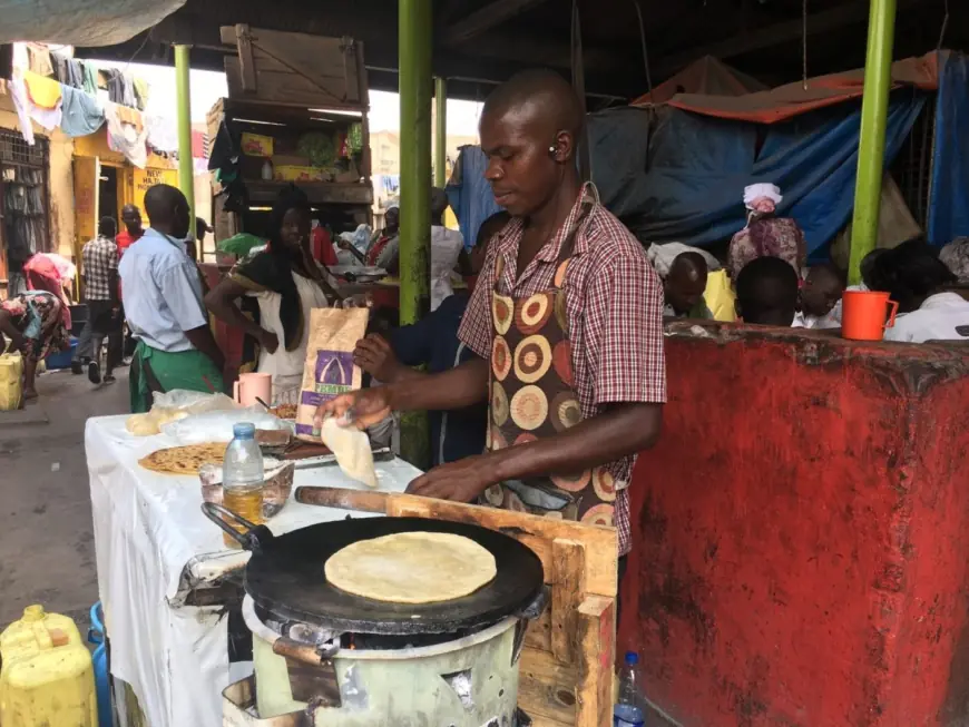 Chapati vendor in Owino market