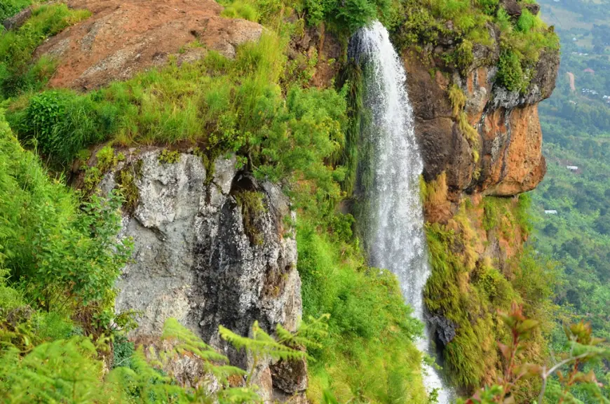 Wanale Ridge Falls